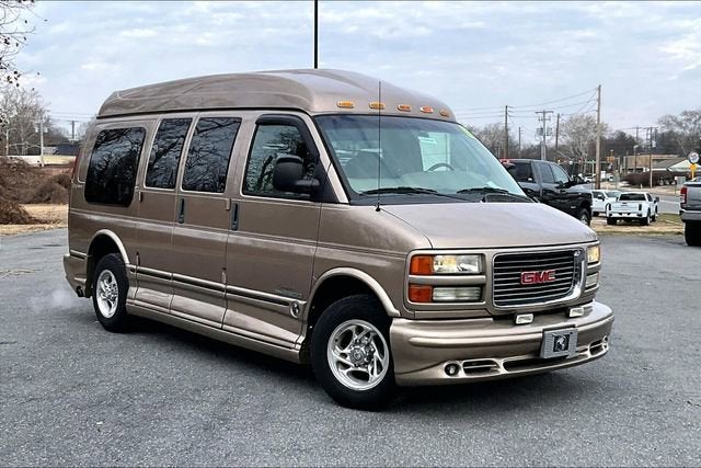 2002 GMC Savana Cargo 2500 2500 135IN WB