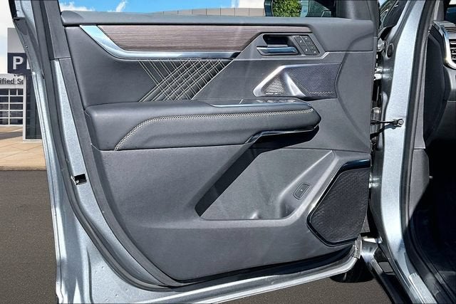 2025 GMC Acadia Denali - Photo 18
