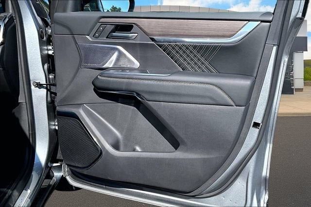 2025 GMC Acadia Denali - Photo 19