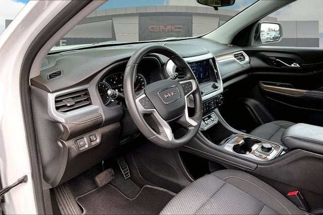 2022 GMC Acadia SLE