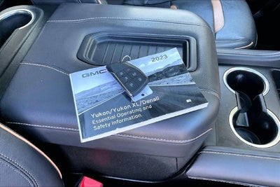 2023 GMC Yukon XL AT4