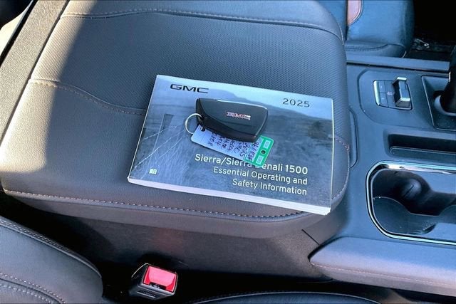 2025 GMC Sierra 1500 AT4
