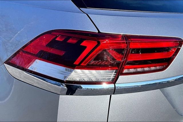 2023 Volkswagen Atlas Cross Sport 3.6L V6 SEL Premium R-Line