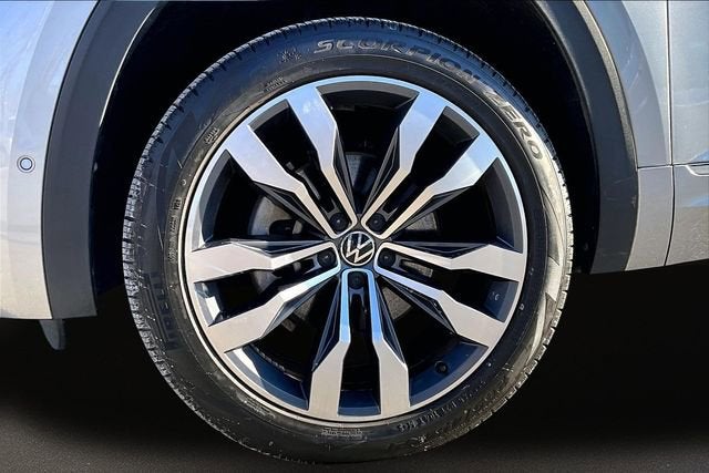 2023 Volkswagen Atlas Cross Sport 3.6L V6 SEL Premium R-Line