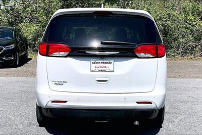 2022 Chrysler Voyager LX