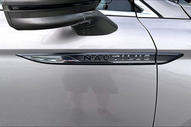 2021 Lincoln Nautilus Reserve