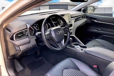 2022 Toyota Camry Hybrid SE