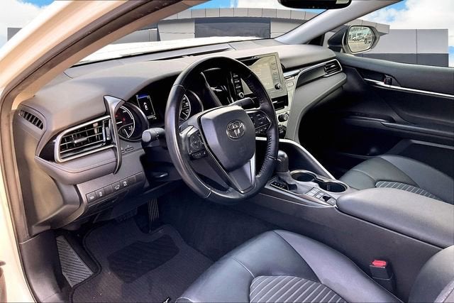 2022 Toyota Camry Hybrid SE