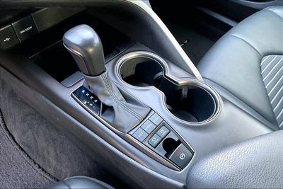 2022 Toyota Camry Hybrid SE