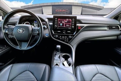 2022 Toyota Camry Hybrid SE