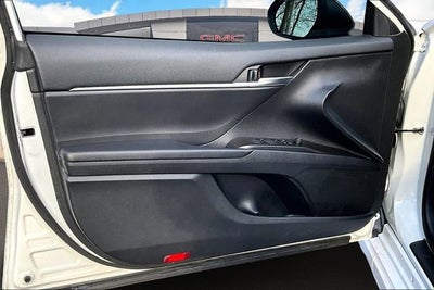 2022 Toyota Camry Hybrid SE