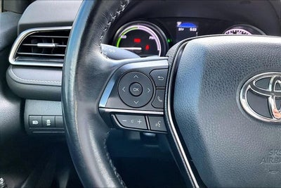 2022 Toyota Camry Hybrid SE