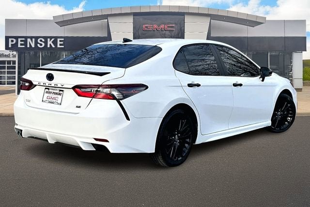 2022 Toyota Camry Hybrid SE