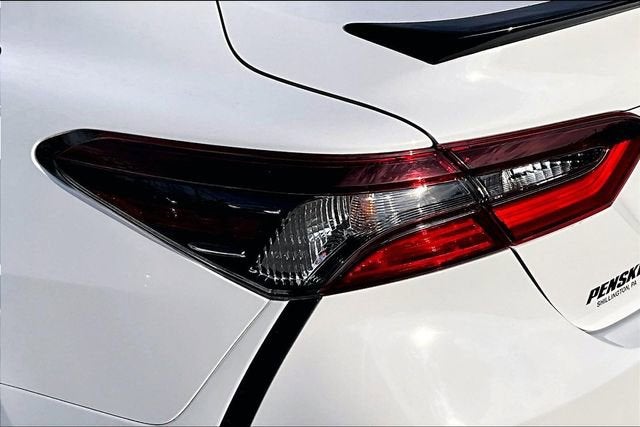 2022 Toyota Camry Hybrid SE