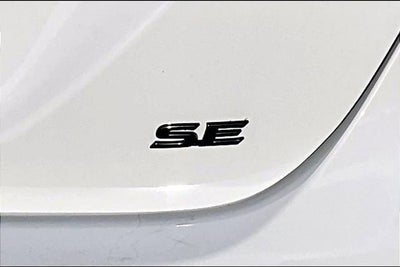 2022 Toyota Camry Hybrid SE