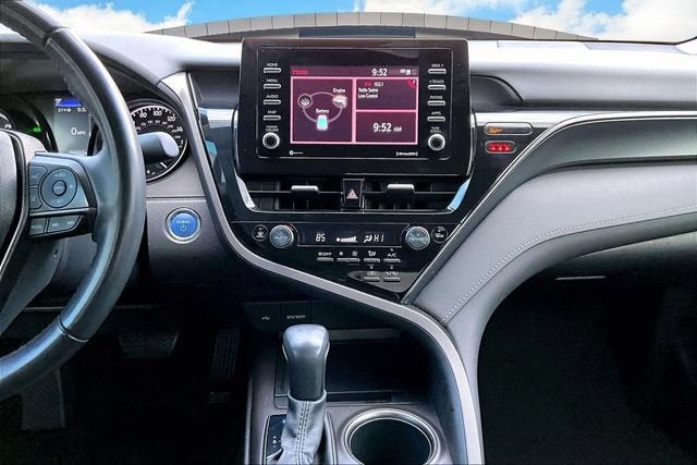 2022 Toyota Camry Hybrid SE