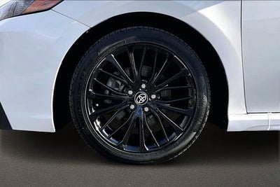 2022 Toyota Camry Hybrid SE