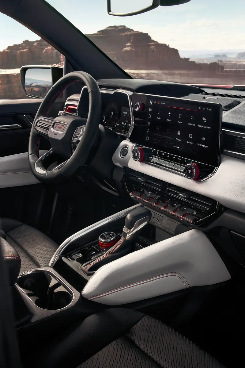 2026 GMC Canyon infotainment system at Geoff Penske GMC in SHILLINGTON PA