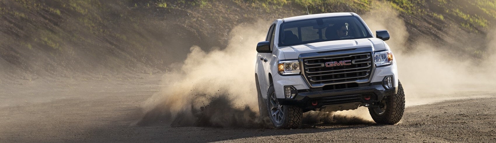 GMC Canyon White Snipped